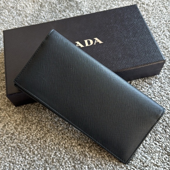 Prada wallet - Picture 6 of 9